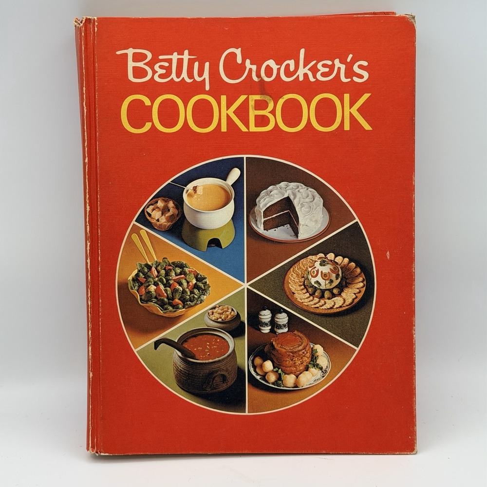 Vintage 1971 Betty Crocker's Cookbook 8th Printing Hardcover Book